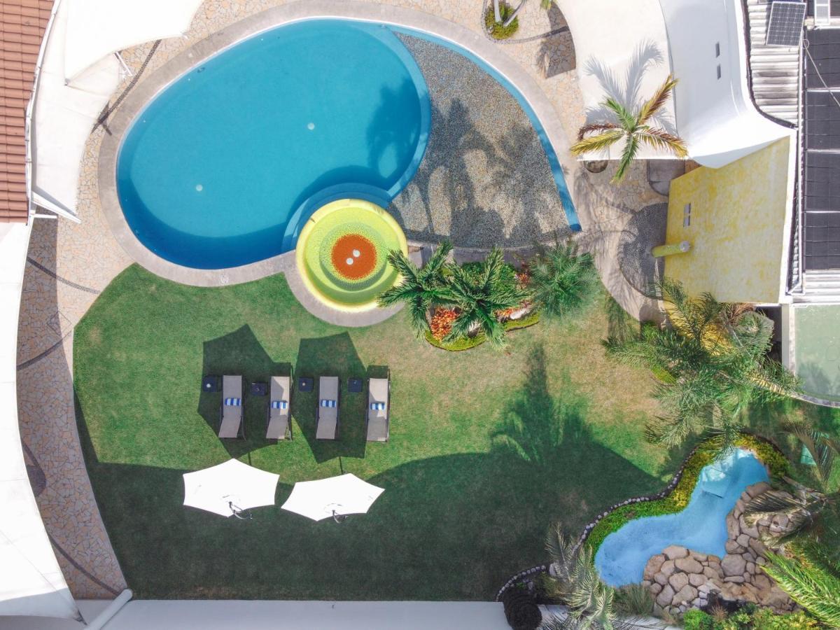 Hotel Magico Inn クアウトラ エクステリア 写真